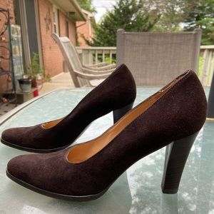 Fratelli Rossetti chocolate brown suede pumps.